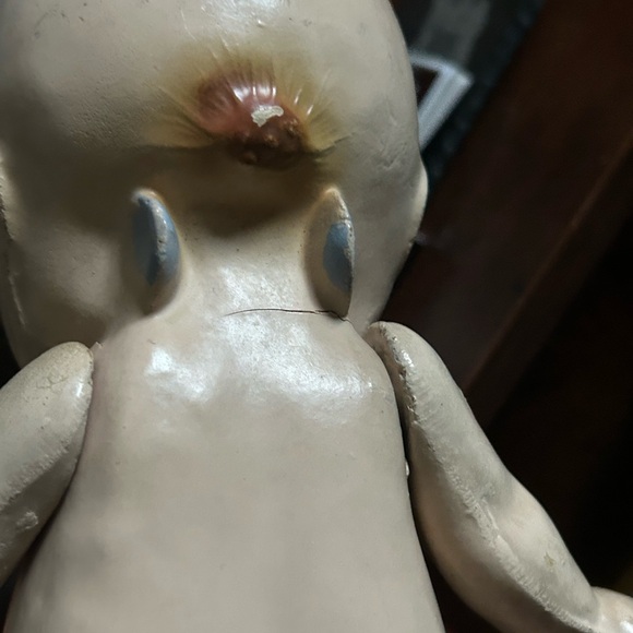 Adorable Cream Doll with Sweet Expression - Picture 6 of 9